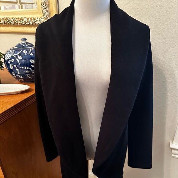 James Perse Black Collared Open Shawl
Cardigan Jacket - Picture 2 of 9